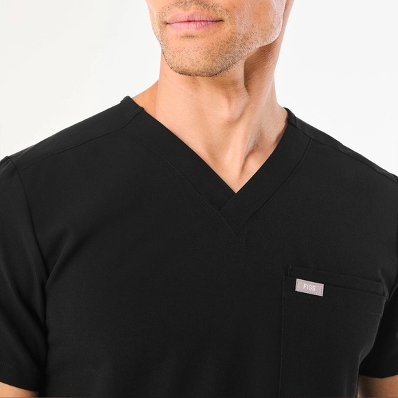 Figs Leon Three-Pocket Scrub Top™ (Size M) - Picture 4 of 13
